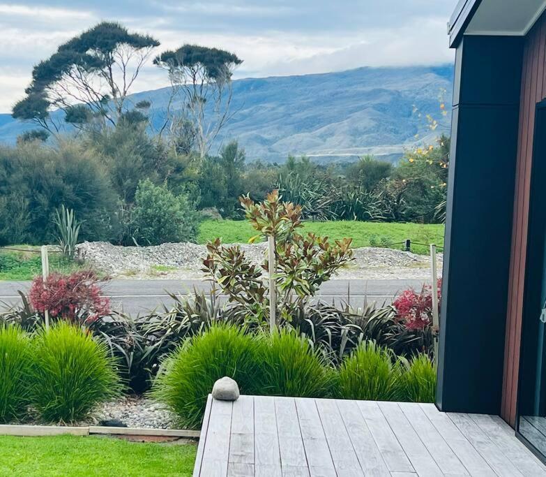 Miss Eastons Whare Villa Westport Buitenkant foto