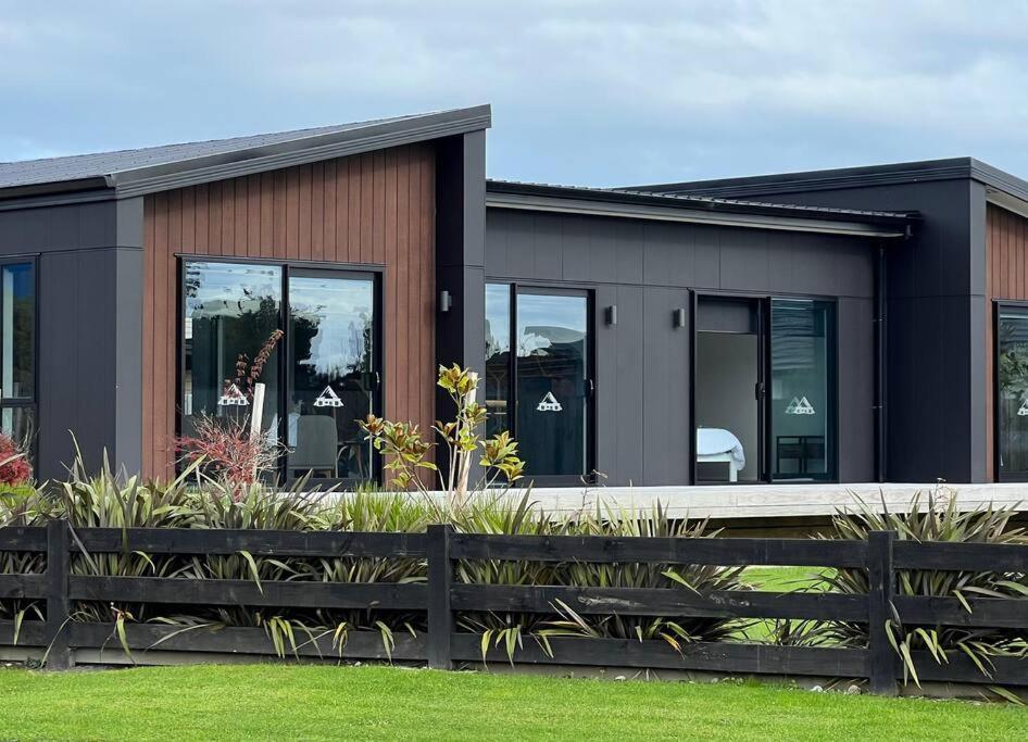 Miss Eastons Whare Villa Westport Buitenkant foto